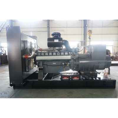 800kw威曼柴油發(fā)電機組-威曼16缸柴油機D30A2柴油發(fā)電機組,缸徑/行程：128/142mm,柴油發(fā)電機組水冷發(fā)動機功率880KW,柴油發(fā)電機組配套馬拉松斯坦福發(fā)電機。廠價直銷歡迎選購：13773399855。