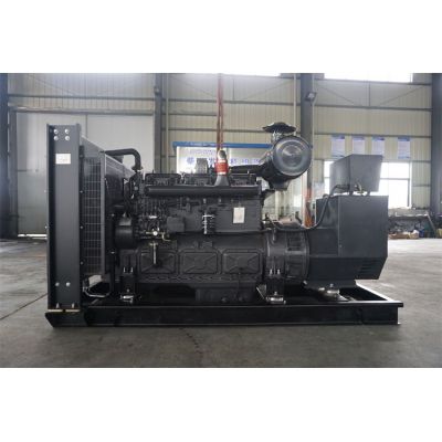 200kw凱普柴油發(fā)電機(jī)組-凱普6缸柴油機(jī)缸徑/行程：135/150mm,水冷發(fā)動(dòng)機(jī)功率206KW,配套馬拉松斯坦福發(fā)電機(jī)。廠價(jià)直銷歡迎選購(gòu)：13773399855。
