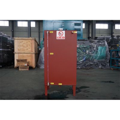 廠價直銷200L柴油發(fā)電機(jī)組專用油箱,發(fā)電機(jī)組油箱具有透明油標(biāo)、進(jìn)油口有閥關(guān)門控制、200升油箱回油在油泵油箱上部，柴油排污口在油箱的低部。