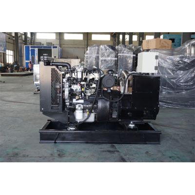 30kw珀金斯柴油發(fā)電機(jī)組-珀金斯3缸柴油機(jī)1103A-33G柴油發(fā)電機(jī)組,缸徑/行程：105/127mm,柴油發(fā)電機(jī)組水冷發(fā)動(dòng)機(jī)功率30KW,柴油發(fā)電機(jī)組配套馬拉松斯坦福發(fā)電機(jī)。廠價(jià)直銷歡迎選購(gòu)：13773399855。