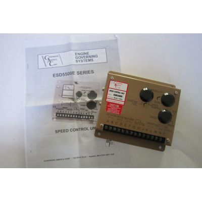 6端子接直流24V（特殊訂貨12V）電源，可利用發(fā)動機(jī)的控制電瓶、起動電瓶或采用其它穩(wěn)壓及非穩(wěn)壓電源供電，但要保證系統(tǒng)的峰值功耗和電壓波動范圍的要求。當(dāng)采用起動電瓶供電時，必須設(shè)置充電裝置以保證電瓶電量充足。在發(fā)動機(jī)起動時，電瓶短時間的輸出電壓跌落不會影響調(diào)速器正常工作。轉(zhuǎn)速控制器正電源端（6腳）通過電源開關(guān)（或停機(jī)開關(guān)）、必要時可加保險絲串連直接接至24V電瓶正極，即直接從電瓶正極取電。轉(zhuǎn)速控制器負(fù)電源端（5腳）必須從電瓶負(fù)極直接引線。如果電源負(fù)極需接地，則電源負(fù)極在電瓶負(fù)極端接大地，不能從控制器負(fù)極（
