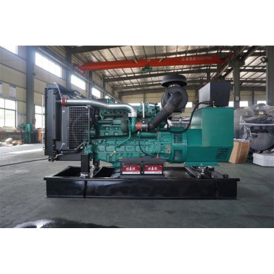 120kw沃爾沃柴油發(fā)電機(jī)組-沃爾沃6缸柴油機(jī)TAD731GE柴油發(fā)電機(jī)組,缸徑/行程：108/130mm,柴油發(fā)電機(jī)組水冷發(fā)動(dòng)機(jī)功率133KW,柴油發(fā)電機(jī)組配套馬拉松斯坦福發(fā)電機(jī)。廠價(jià)直銷歡迎選購：13773399855。