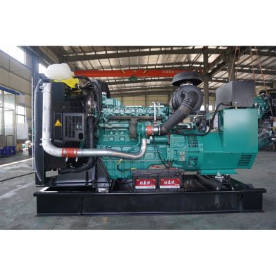 150kw沃爾沃柴油發(fā)電機(jī)組-沃爾沃6缸柴油機(jī)TAD733GE柴油發(fā)電機(jī)組,缸徑/行程：108/130mm,柴油發(fā)電機(jī)組水冷發(fā)動(dòng)機(jī)功率181KW,柴油發(fā)電機(jī)組配套馬拉松斯坦福發(fā)電機(jī)。廠價(jià)直銷歡迎選購：13773399855。