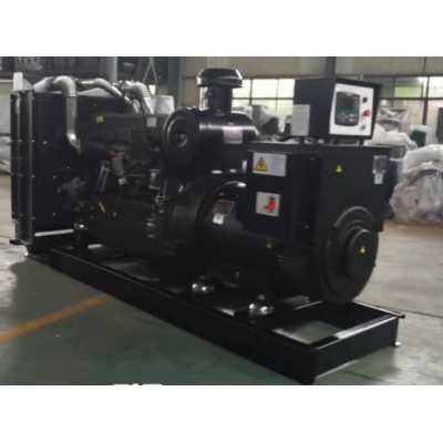 300kw上柴股份柴油發(fā)電機(jī)組-上柴動力6缸柴油機(jī)SC12E480D2柴油發(fā)電機(jī)組,缸徑/行程：128/153mm,柴油發(fā)電機(jī)組水冷發(fā)動機(jī)功率355KW,柴油發(fā)電機(jī)組配套馬拉松斯坦福發(fā)電機(jī)。廠價直銷歡迎選購：13773399855。